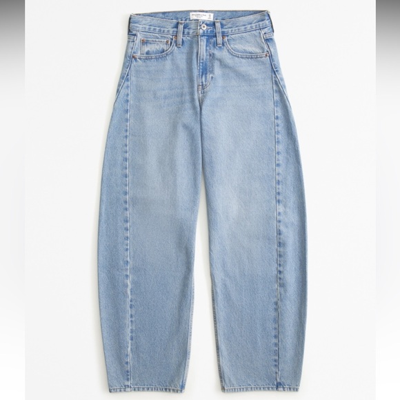 Abercrombie & Fitch Mid Rise Light Wash Barrel Jeans Size 29 Long - Tall Size - Picture 1 of 15